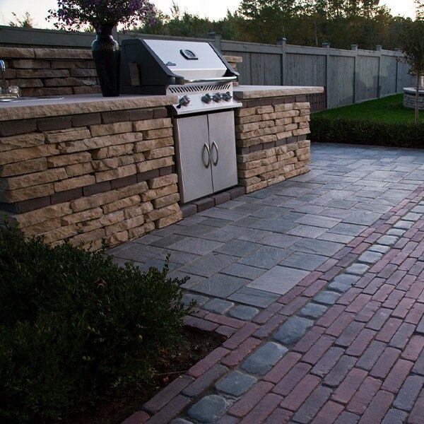 Unilock Rivercrest Wall